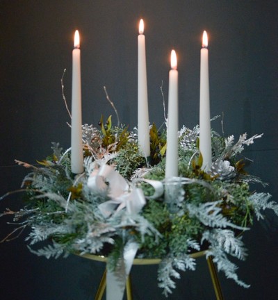 Stunning table centerpiece for Christmas made by florist in Croydon 