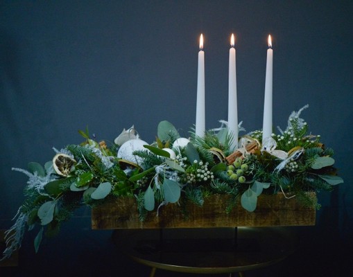 Christmas modern table arrangement handmade by florist in Croydon