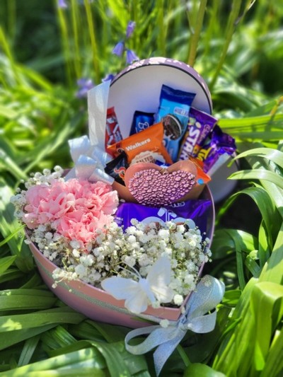 Pink heart shaped hat box with flowers and sweets, perfect kids gift for same day delivery in Croydon 