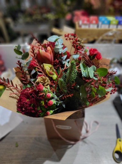 Amazing Christmas flowers made by local florist in Croydon, Surrey, UK  for guaranteed Christmas delivery 