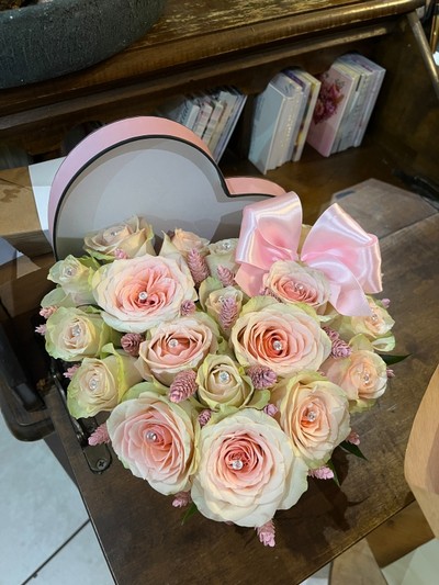 Perfect love gift heart shaped hat box with small pink roses with crystal pins and dry elements. Made by florist in Croydon, Surrey for delivery in all CR and BR post codes.