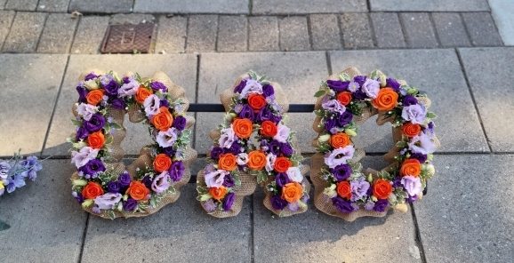 Funeral letters with hessian ribbon instead of plastic ribbon. Natural, eco friendly look. Made by florist in Croydon